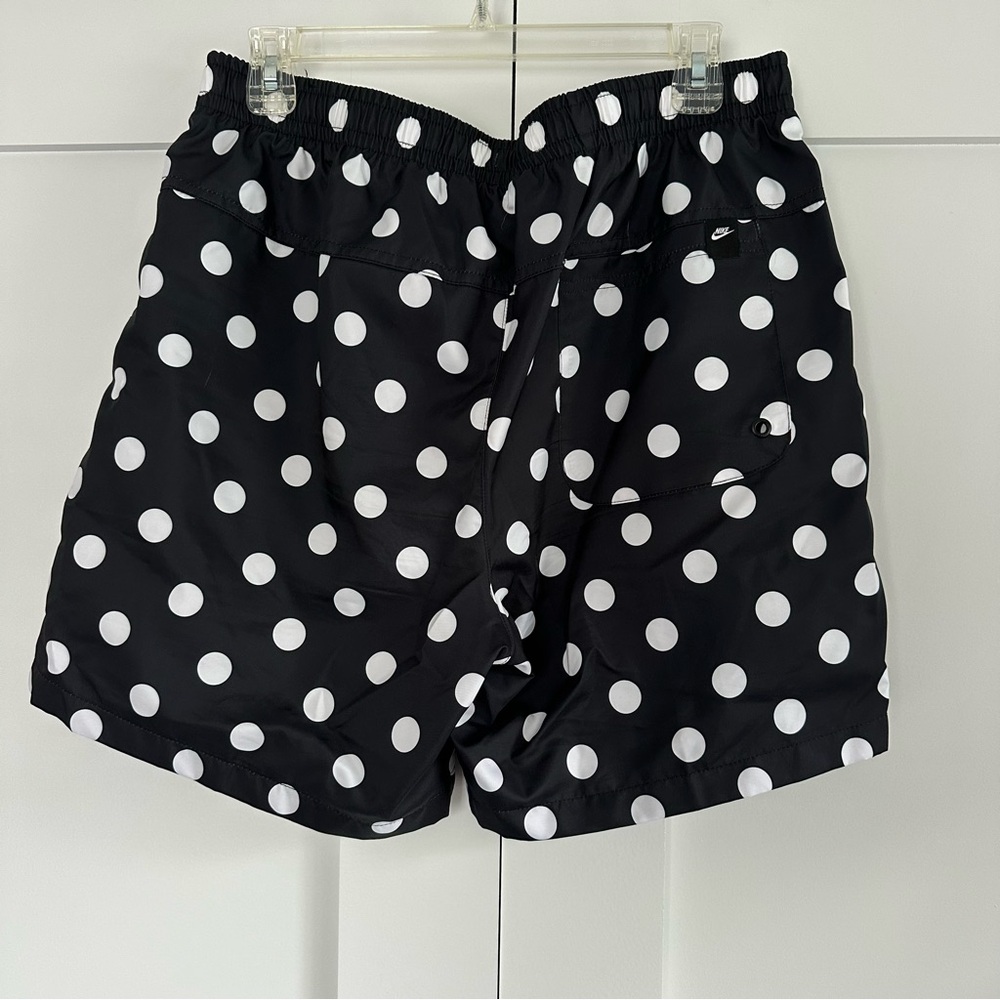 Like New! Men’s Nike Black and White Polka Dot Athletic Shorts - Picture 2 of 6